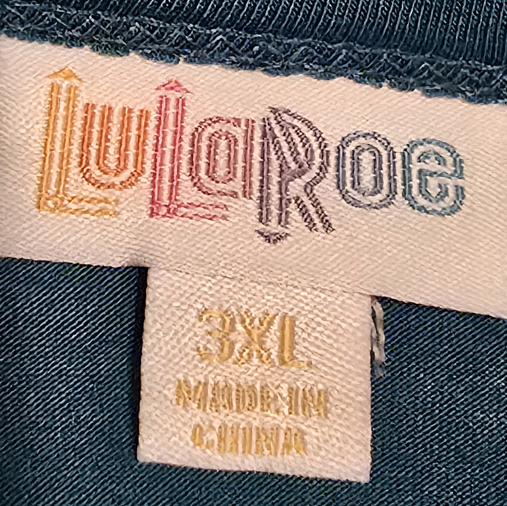 Lularoe Bailey Top 3X - Picture 2 of 3